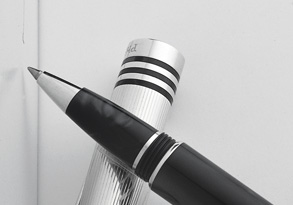 The resin’s veining and structure make each pen look different from any other.